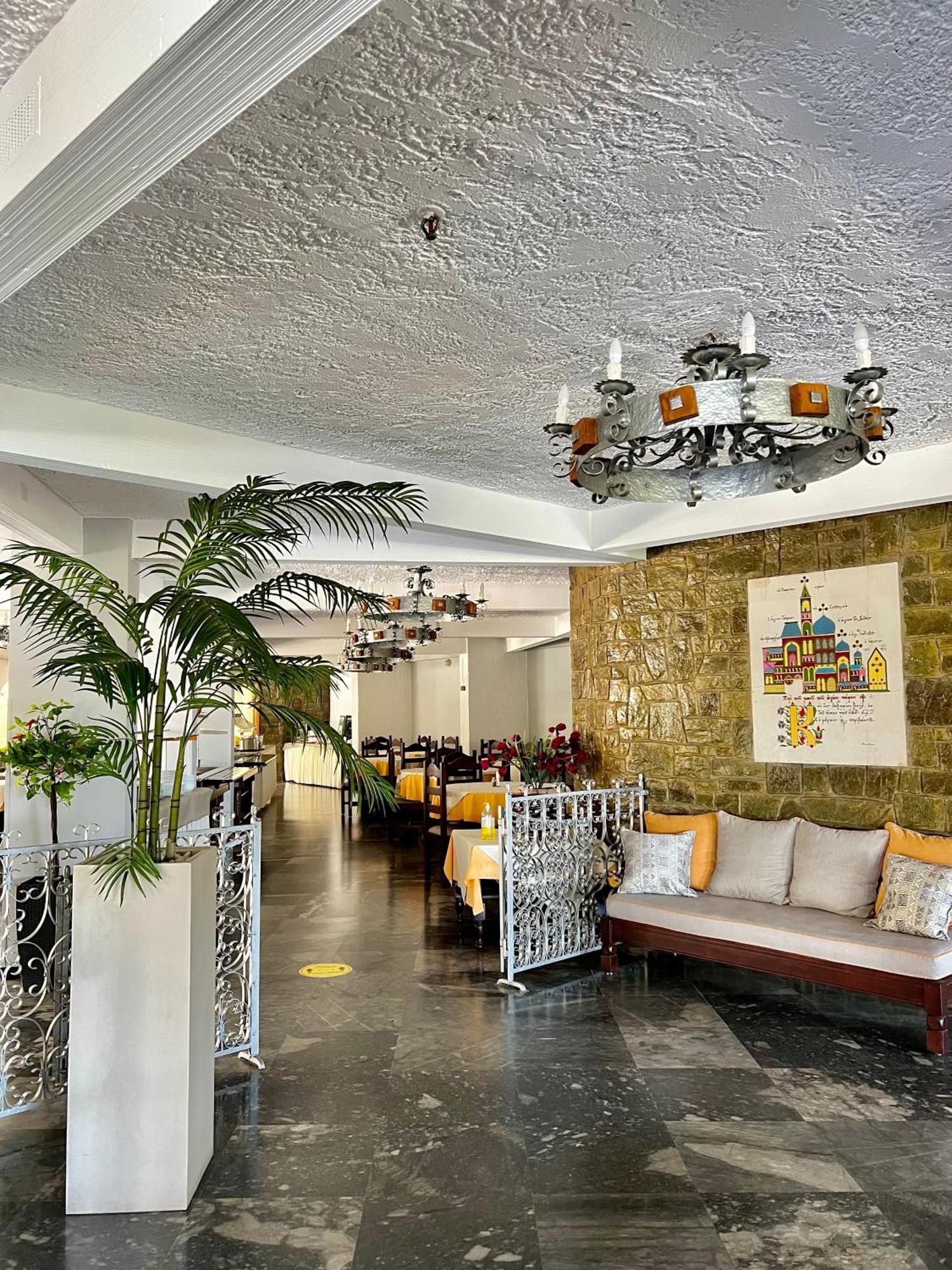 Karteros Hotel Luaran gambar